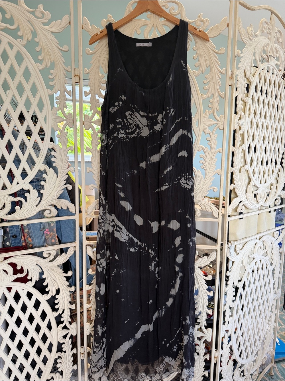 Sleeveless Black Tie-Dye Maxi Dress by